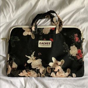 Laptop bag fits any general sized laptop